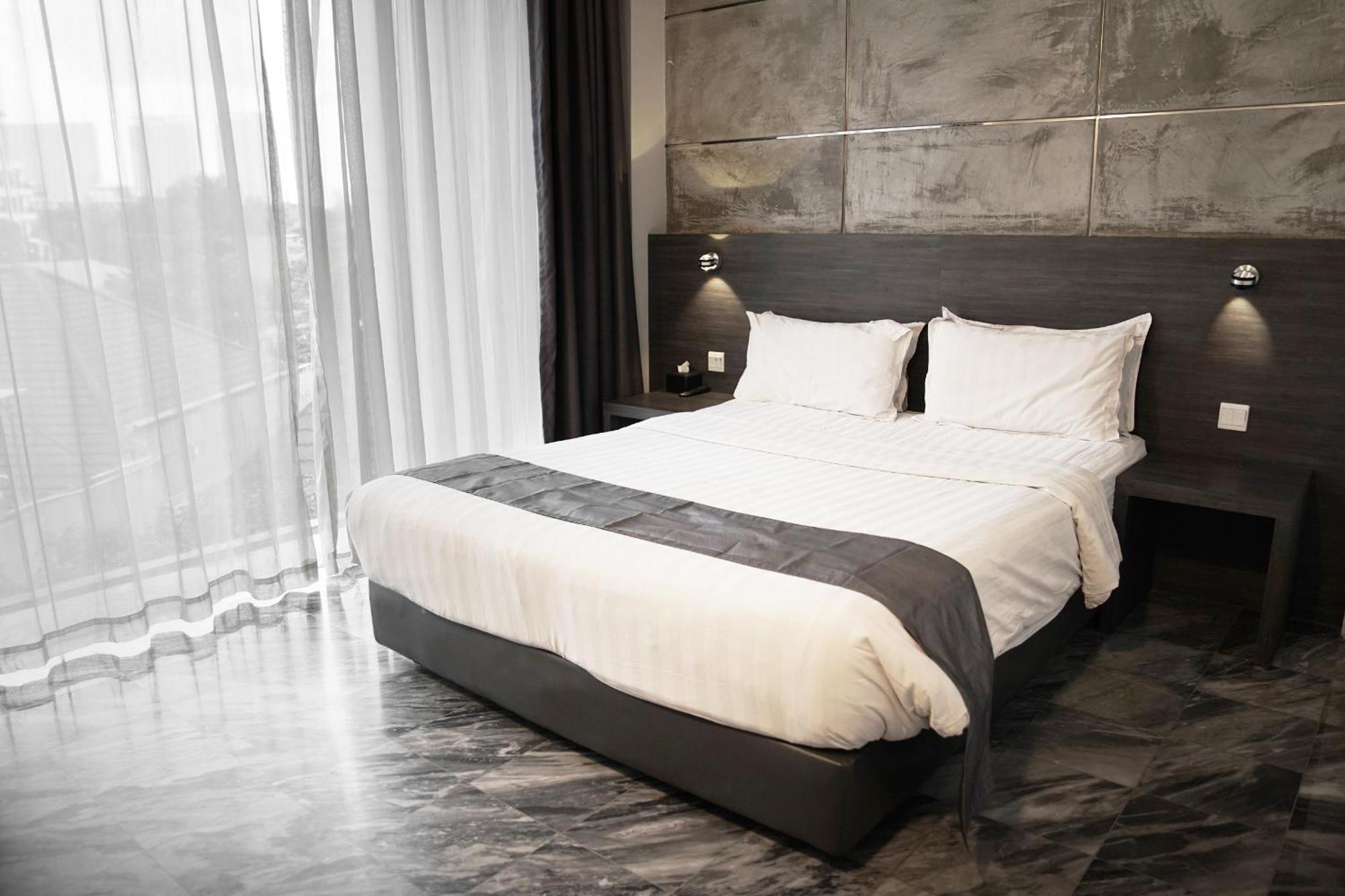Dreamtel Jakarta Luaran gambar