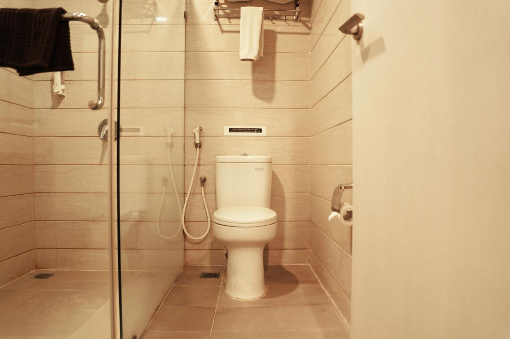 Dreamtel Jakarta Luaran gambar