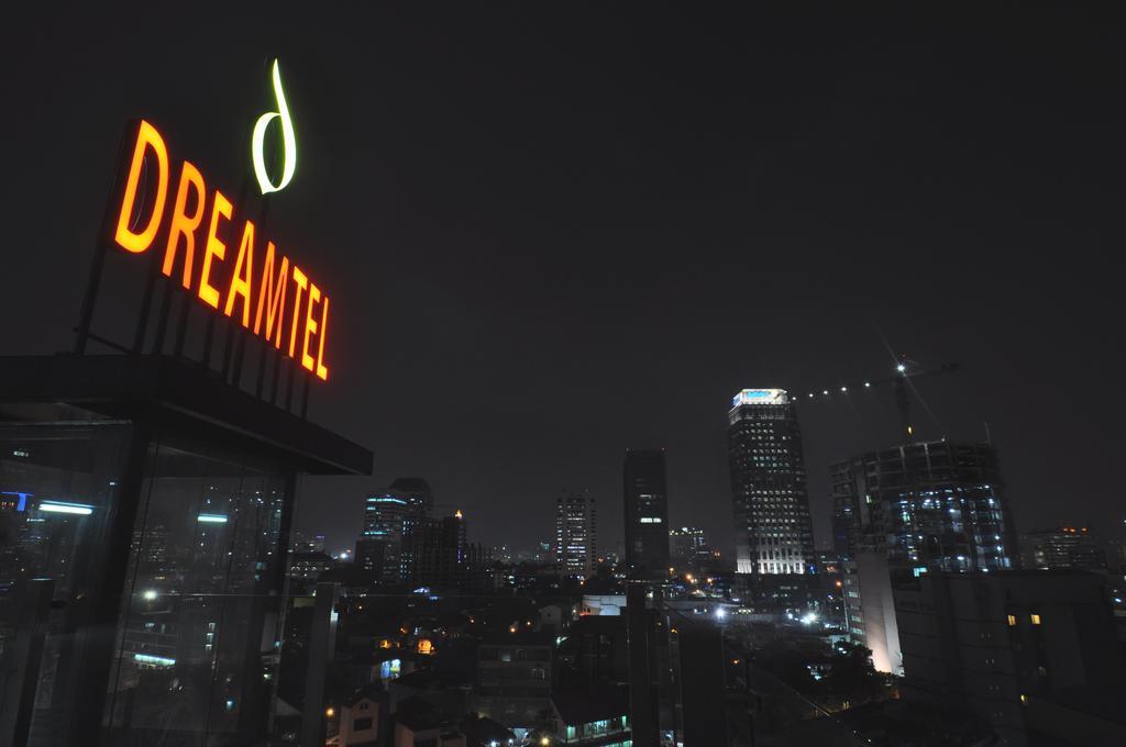Dreamtel Jakarta Luaran gambar